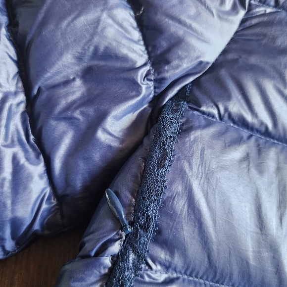 Nicholas & Bear light weight down jacket with flared sleeves and lace detail. 2Y - Picture 4 of 4